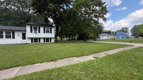 Tiny photo for 3726 Loch Lomond Avenue, Toledo, OH 43607 (MLS # 10010207)