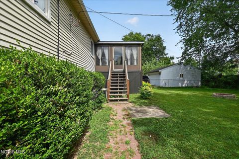 Tiny photo for 727 W Poinsetta Avenue, Toledo, OH 43612 (MLS # 10011029)