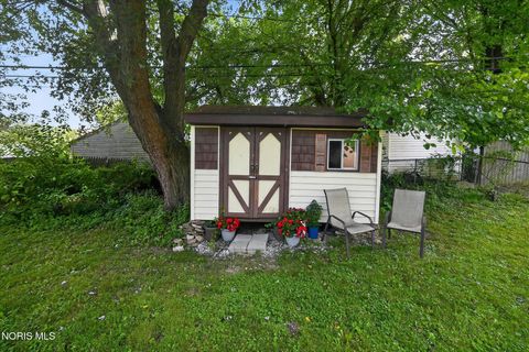 Tiny photo for 727 W Poinsetta Avenue, Toledo, OH 43612 (MLS # 10011029)
