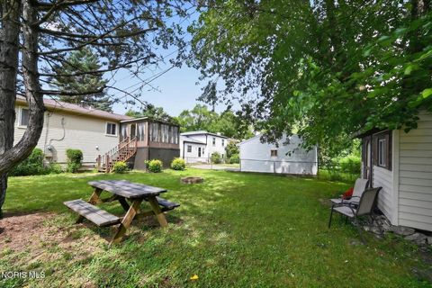 Tiny photo for 727 W Poinsetta Avenue, Toledo, OH 43612 (MLS # 10011029)