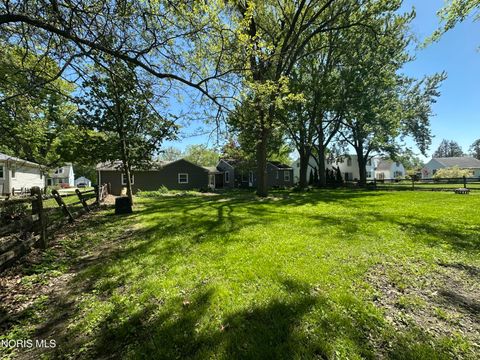 Tiny photo for 937 Fairview Avenue, Bowling Green, OH 43402 (MLS # 10007268)