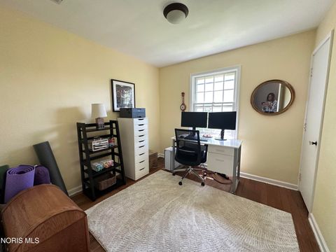 Tiny photo for 937 Fairview Avenue, Bowling Green, OH 43402 (MLS # 10007268)