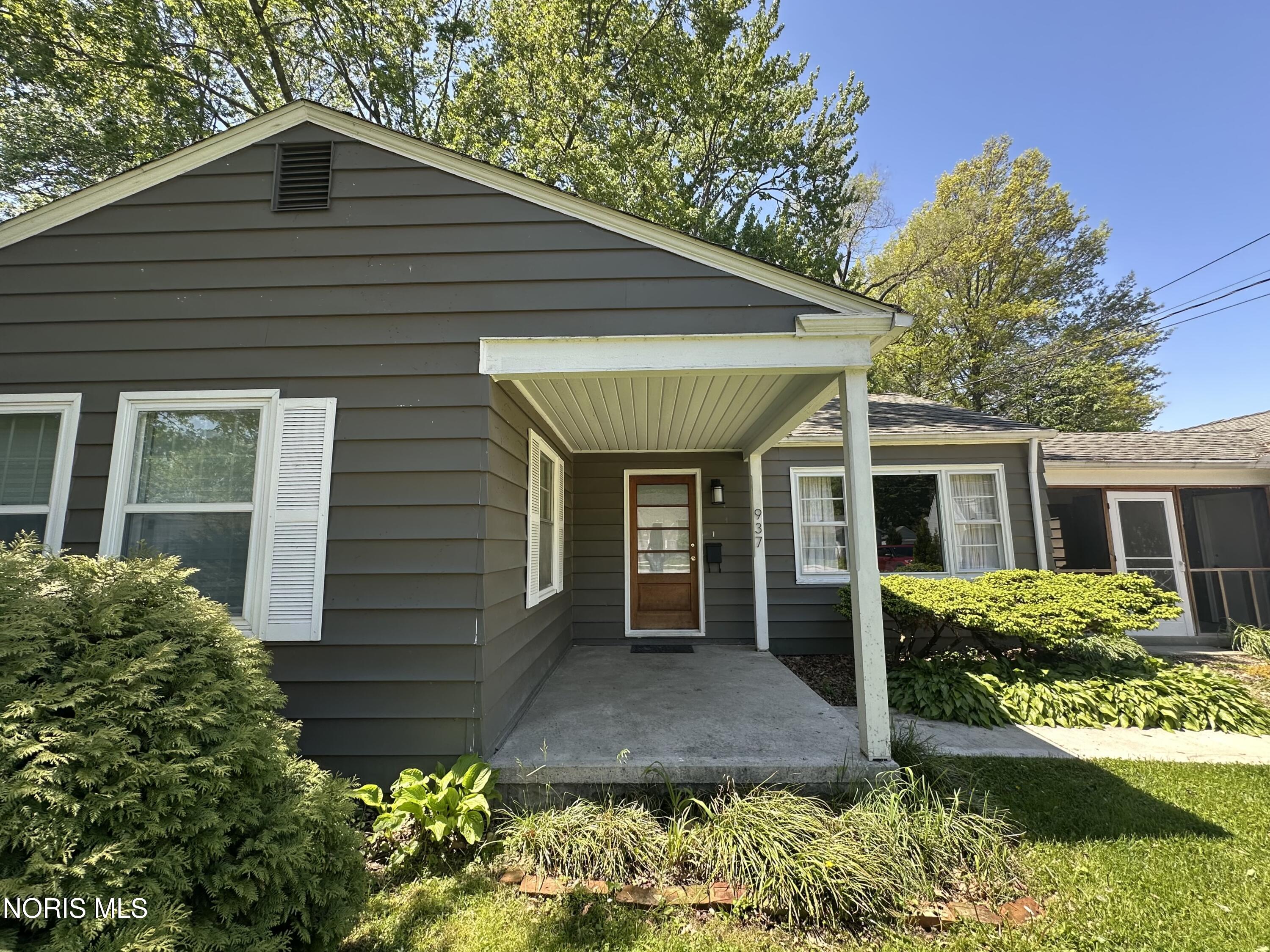 937 Fairview Avenue