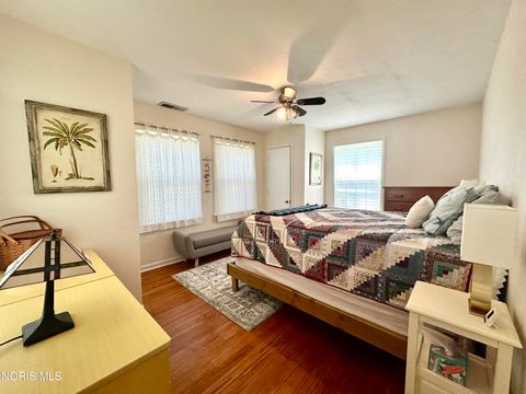 Tiny photo for 937 Fairview Avenue, Bowling Green, OH 43402 (MLS # 10007268)