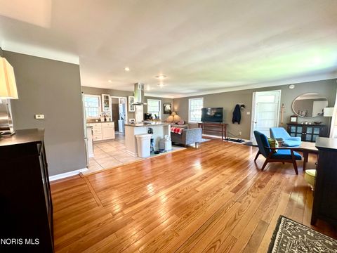 Tiny photo for 937 Fairview Avenue, Bowling Green, OH 43402 (MLS # 10007268)