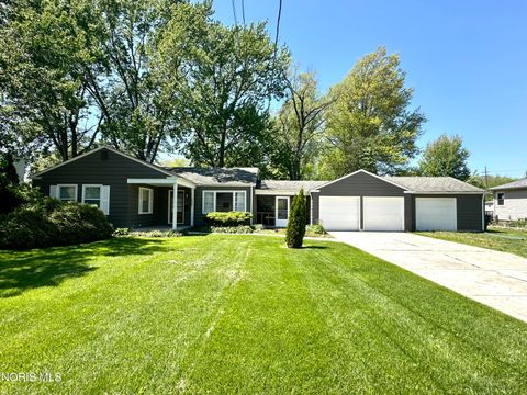 Photo of 937 Fairview Avenue, Bowling Green, OH 43402 (MLS # 10007268)