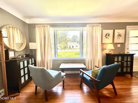 Tiny photo for 937 Fairview Avenue, Bowling Green, OH 43402 (MLS # 10007268)
