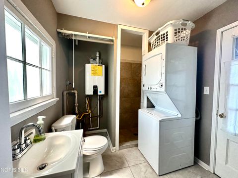 Tiny photo for 937 Fairview Avenue, Bowling Green, OH 43402 (MLS # 10007268)