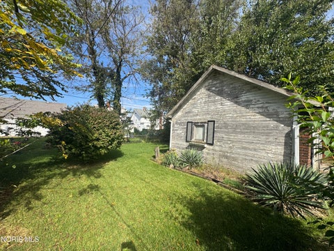 Tiny photo for 1830 Wellesley Drive, Toledo, OH 43606 (MLS # 10014637)