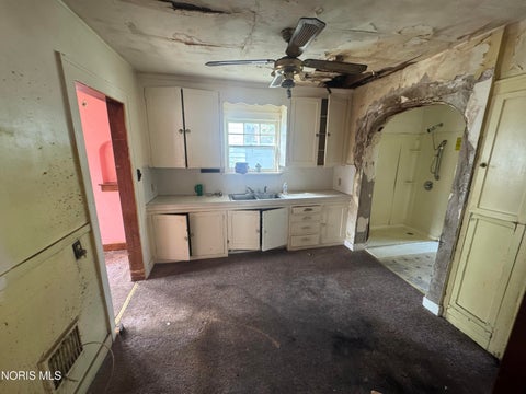 Tiny photo for 1830 Wellesley Drive, Toledo, OH 43606 (MLS # 10014637)