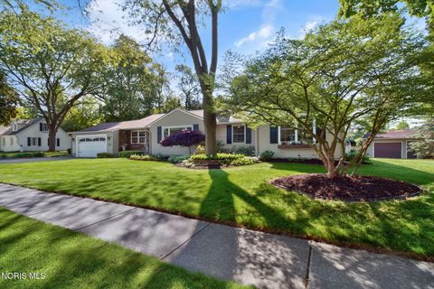 Photo of 142 Wilkshire Drive, Waterville, OH 43566 (MLS # 10008500)