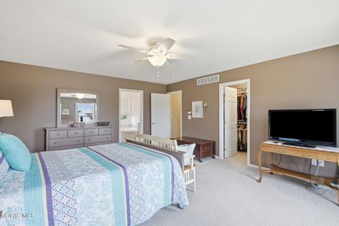 Tiny photo for 549 Quail East Drive, Oregon, OH 43616 (MLS # 10010624)