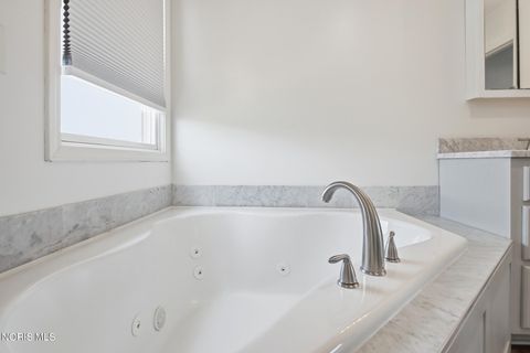 Tiny photo for 549 Quail East Drive, Oregon, OH 43616 (MLS # 10010624)