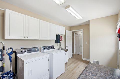 Tiny photo for 549 Quail East Drive, Oregon, OH 43616 (MLS # 10010624)