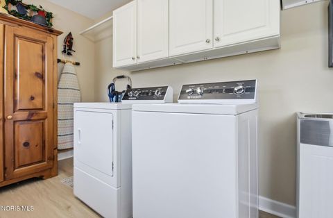 Tiny photo for 549 Quail East Drive, Oregon, OH 43616 (MLS # 10010624)