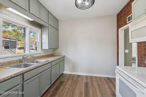 Tiny photo for 707 Park Street, Napoleon, OH 43545 (MLS # 10000382)