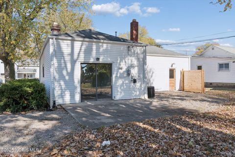 Tiny photo for 707 Park Street, Napoleon, OH 43545 (MLS # 10000382)