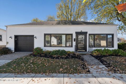 Tiny photo for 707 Park Street, Napoleon, OH 43545 (MLS # 10000382)