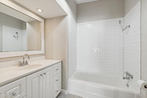 Tiny photo for 707 Park Street, Napoleon, OH 43545 (MLS # 10000382)