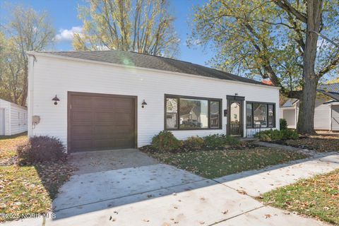 Photo of 707 Park Street, Napoleon, OH 43545 (MLS # 10000382)
