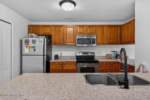 Tiny photo for 1966 Devinci Drive # B201, Toledo, OH 43615 (MLS # 10002056)