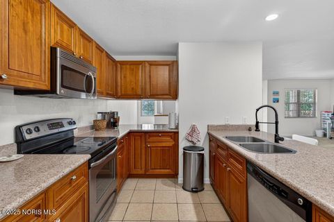 Tiny photo for 1966 Devinci Drive # B201, Toledo, OH 43615 (MLS # 10002056)