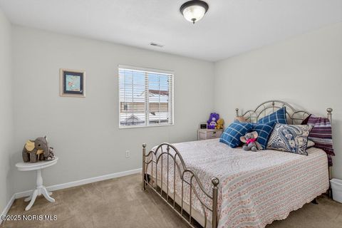 Tiny photo for 1966 Devinci Drive # B201, Toledo, OH 43615 (MLS # 10002056)