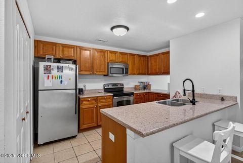 Tiny photo for 1966 Devinci Drive # B201, Toledo, OH 43615 (MLS # 10002056)