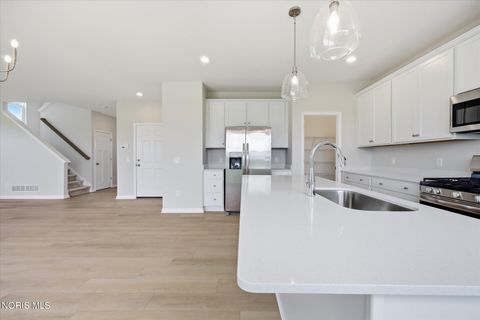 Tiny photo for 454 Cody Drive, Oregon, OH 43616 (MLS # 10010779)