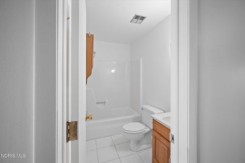 Tiny photo for 2585 W Village Drive, Toledo, OH 43614 (MLS # 10004824)