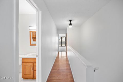 Tiny photo for 2585 W Village Drive, Toledo, OH 43614 (MLS # 10004824)