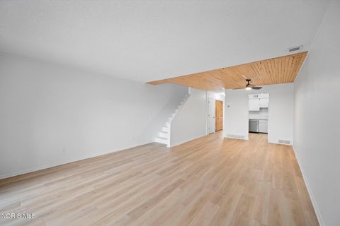 Tiny photo for 2585 W Village Drive, Toledo, OH 43614 (MLS # 10004824)