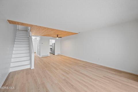 Tiny photo for 2585 W Village Drive, Toledo, OH 43614 (MLS # 10004824)