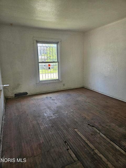 Tiny photo for 1209 Waverly Avenue, Toledo, OH 43607 (MLS # 10008261)