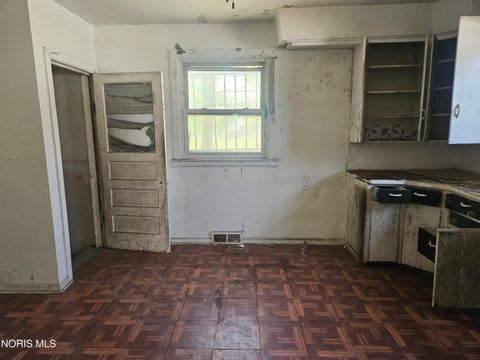 Tiny photo for 1209 Waverly Avenue, Toledo, OH 43607 (MLS # 10008261)