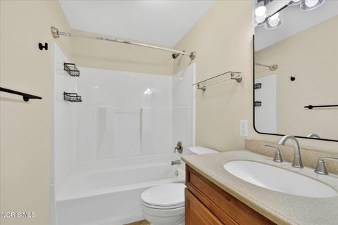 Tiny photo for 4702 Vallejo Drive, Toledo, OH 43615 (MLS # 10004110)