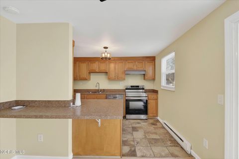 Tiny photo for 4702 Vallejo Drive, Toledo, OH 43615 (MLS # 10004110)