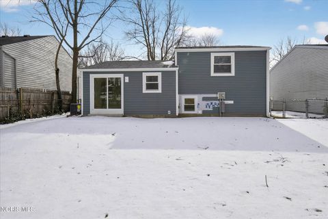 Tiny photo for 4702 Vallejo Drive, Toledo, OH 43615 (MLS # 10004110)