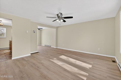 Tiny photo for 4702 Vallejo Drive, Toledo, OH 43615 (MLS # 10004110)