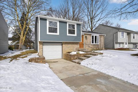 Tiny photo for 4702 Vallejo Drive, Toledo, OH 43615 (MLS # 10004110)