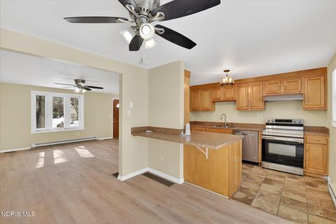 Tiny photo for 4702 Vallejo Drive, Toledo, OH 43615 (MLS # 10004110)