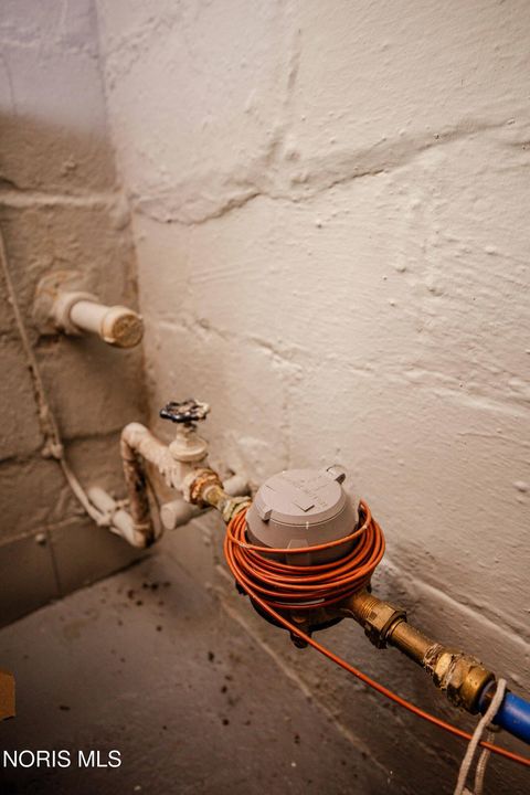 Tiny photo for 1806 Marne Avenue, Toledo, OH 43613 (MLS # 10006741)