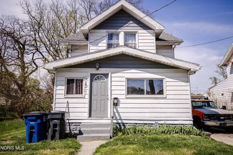 Photo of 1806 Marne Avenue, Toledo, OH 43613 (MLS # 10006741)