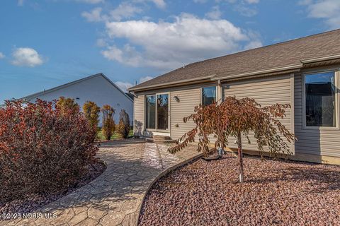 Tiny photo for 1566 N Redhawk Drive, Perrysburg, OH 43551 (MLS # 10001877)