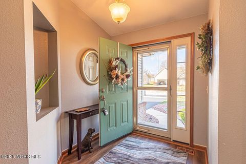 Tiny photo for 1566 N Redhawk Drive, Perrysburg, OH 43551 (MLS # 10001877)