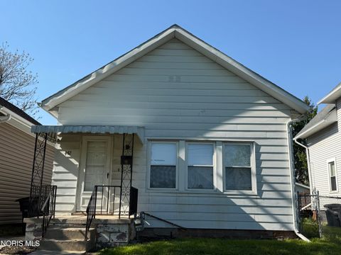 Photo of 442 Walbridge Avenue, Toledo, OH 43609 (MLS # 10007637)