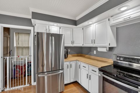 Tiny photo for 2340 Georgetown Avenue, Toledo, OH 43613 (MLS # 10002718)