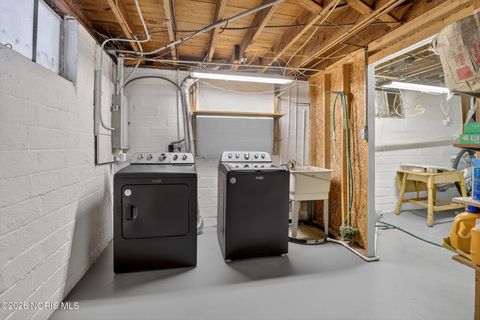 Tiny photo for 2340 Georgetown Avenue, Toledo, OH 43613 (MLS # 10002718)