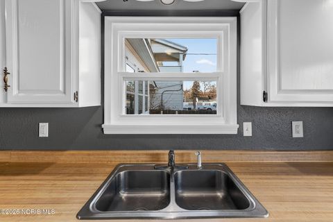 Tiny photo for 2340 Georgetown Avenue, Toledo, OH 43613 (MLS # 10002718)