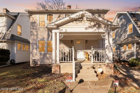 Photo of 2340 Georgetown Avenue, Toledo, OH 43613 (MLS # 10002718)